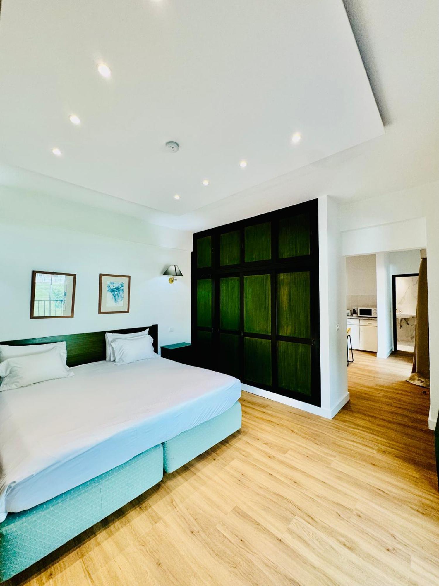 Vale Mar Guest Hotel ริเบรา บราวา ภายนอก รูปภาพ