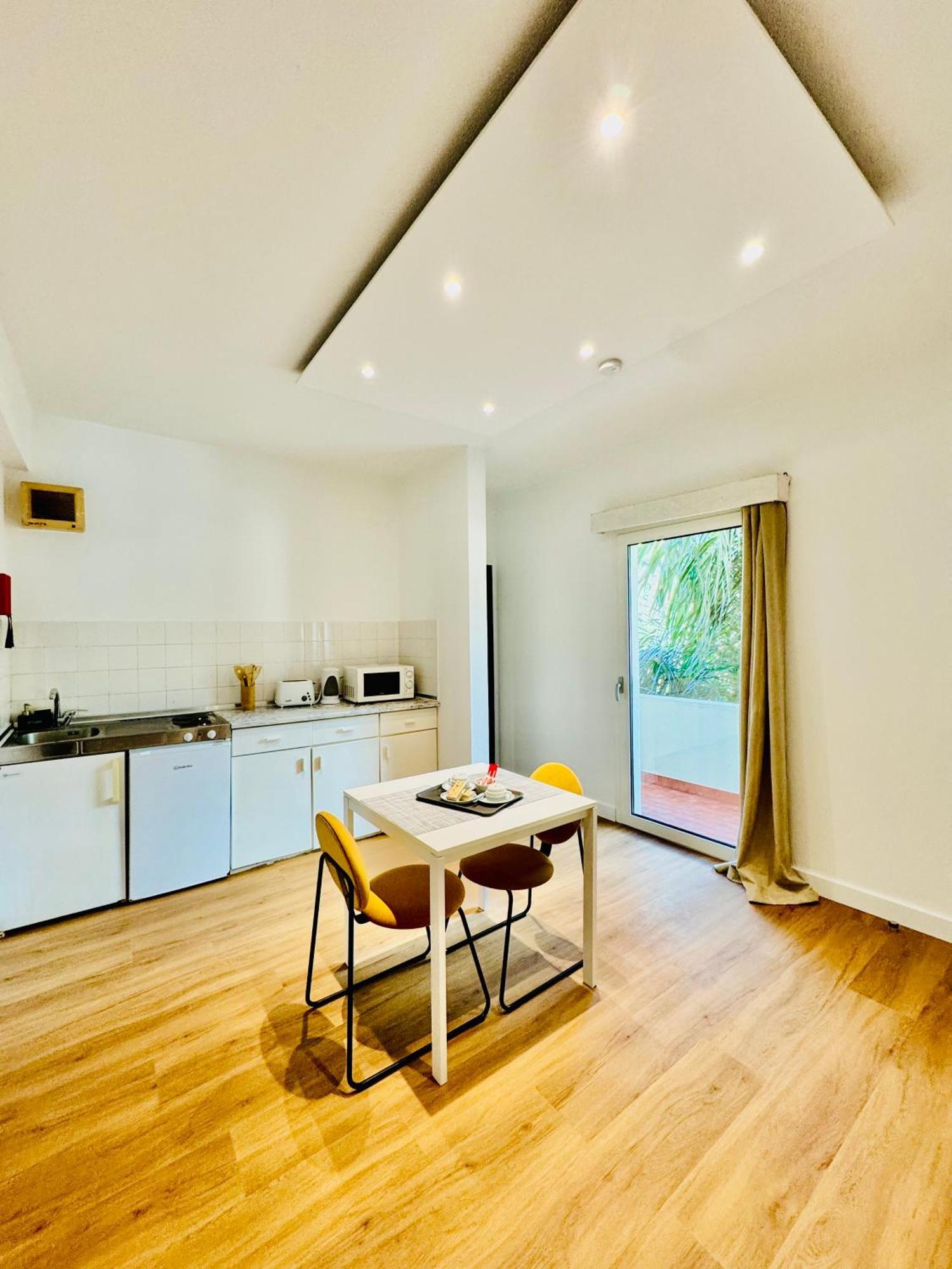 Vale Mar Guest Hotel ริเบรา บราวา ภายนอก รูปภาพ