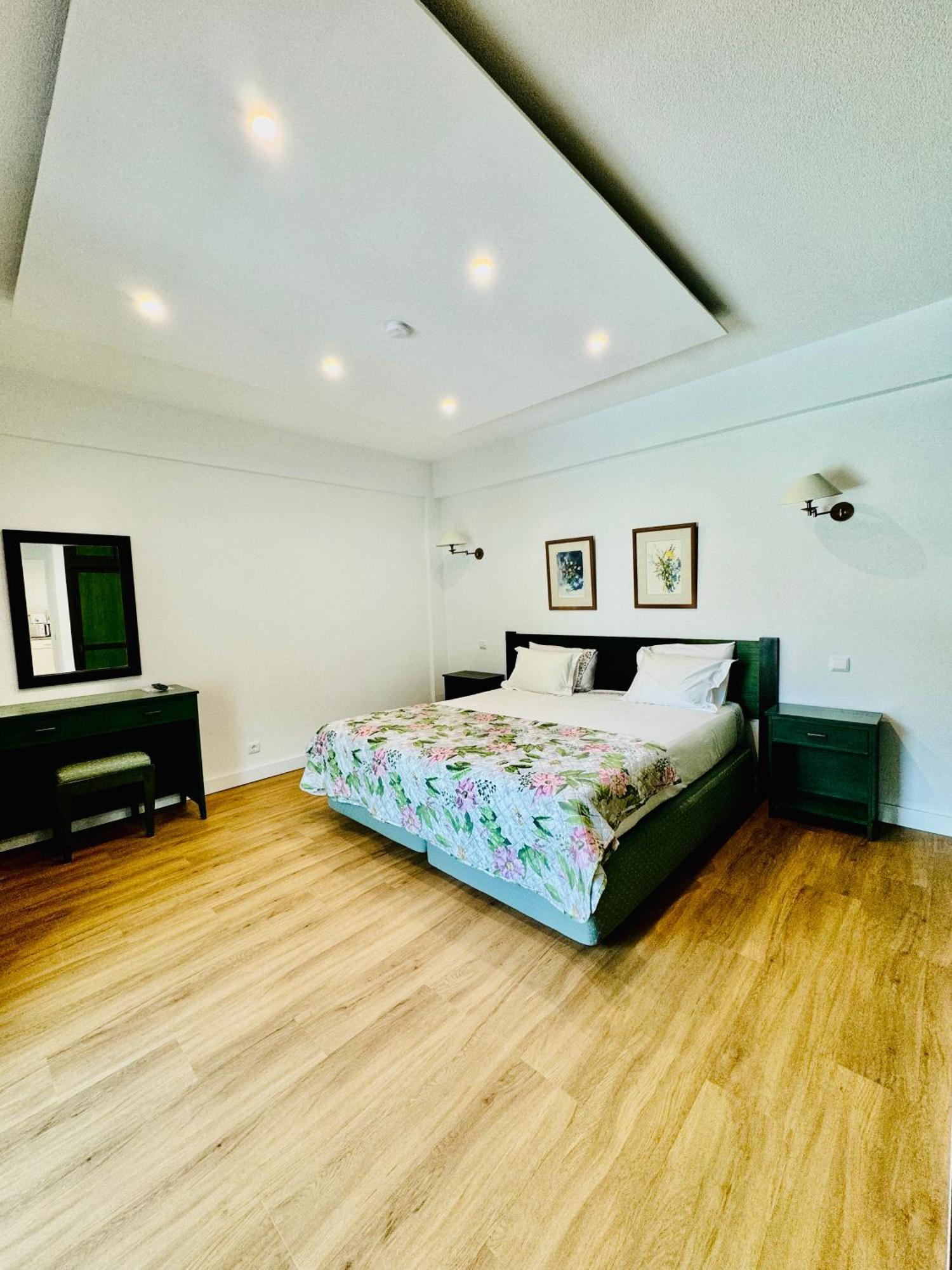 Vale Mar Guest Hotel ริเบรา บราวา ภายนอก รูปภาพ
